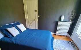 Maison Briand - Petite chambre chez l'habitant - Melun Centre - Wifi, Netflix, Smart TV, Lit à mousse mémoire de forme